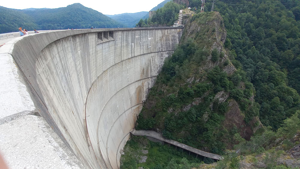 Zapora Vidraru przy drodze transfogaraskiej