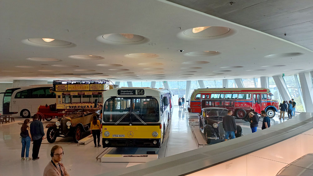 Galeria podróżników. Muzeum Mercedesa