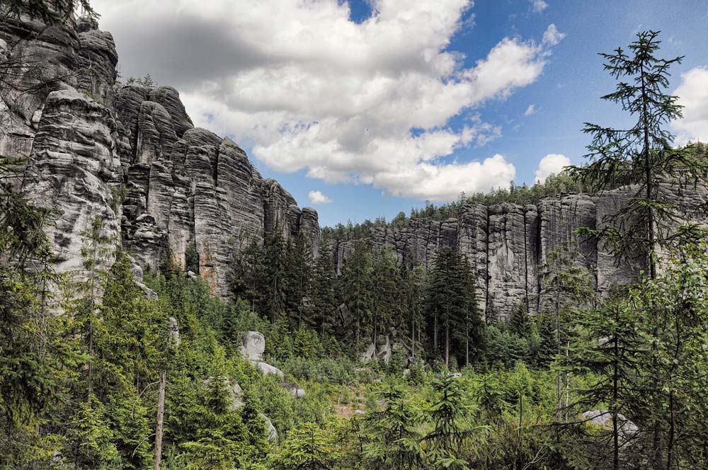 Bajkowe formacje skalne w Adršpach